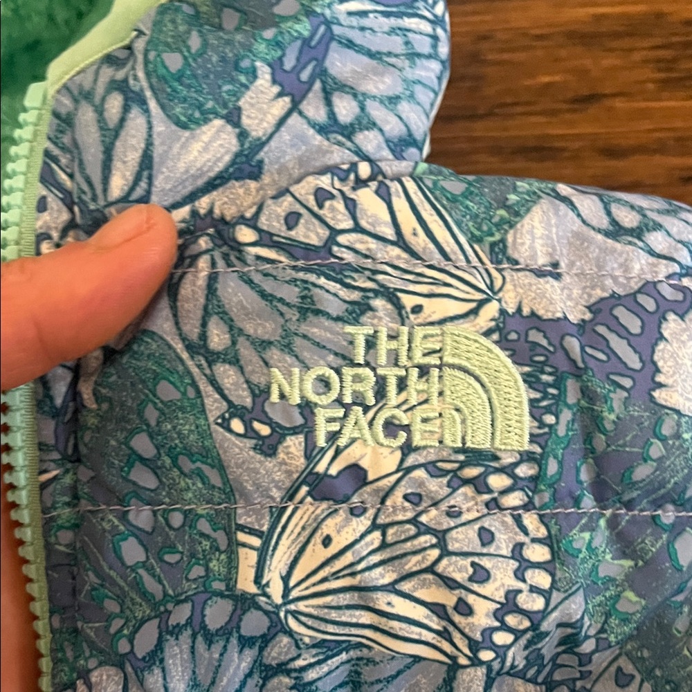 The North Face 3T Blue Floral butterfly Puffer Jacket -reversible Sherpa Lining! - Picture 2 of 7
